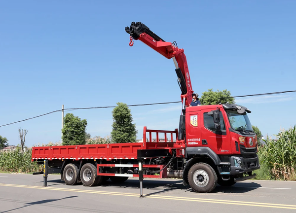 Dongfeng Liuzhou Motor H5 Changxing 10 Ton Folding Arm Truck Crane