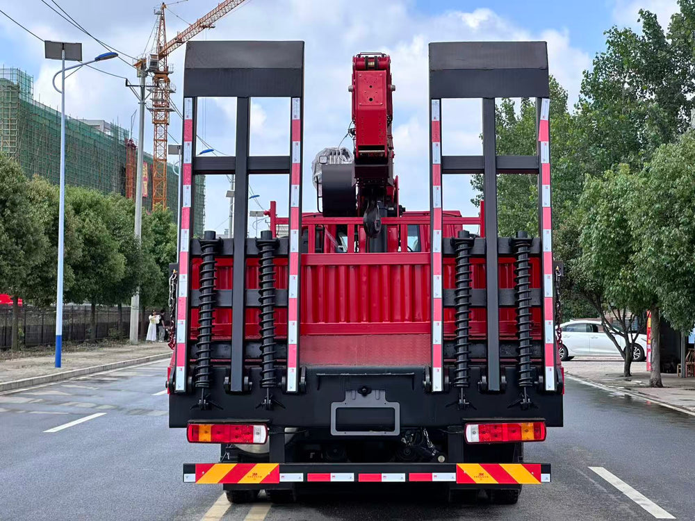 HOWO 6×4 Palfinger14T Telescopic Boom Crane For Sale