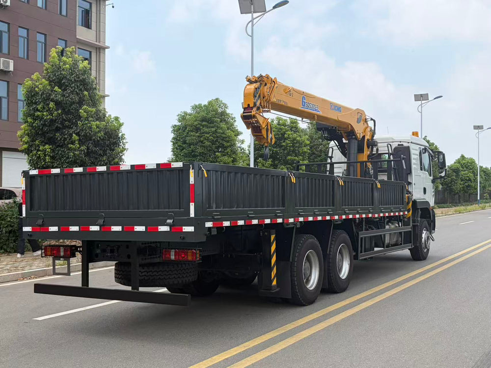 HOWO TX 6x4 Cargo Truck with XCMG 12-Ton 5-Section Straight Boom Crane
