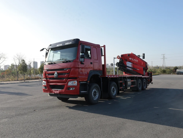 Sinotruk Howo Changxing 110-ton Folding Arm Truck-mounted Crane (Rear-mounted)