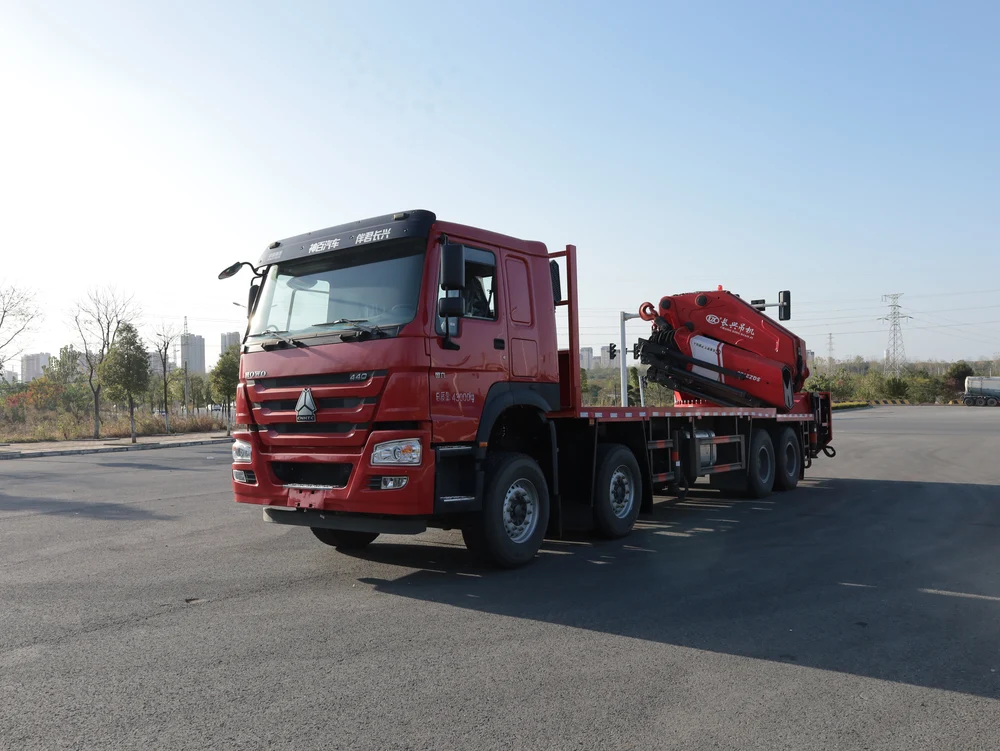 Sinotruk Howo Changxing 110-ton Folding Arm Truck-mounted Crane (Rear-mounted)