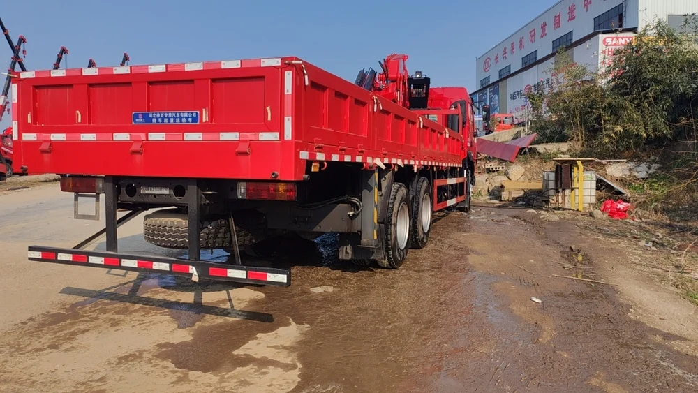 Dongfeng Liuzhou Motor H5 Changxing 10 Ton Folding Arm Truck Crane