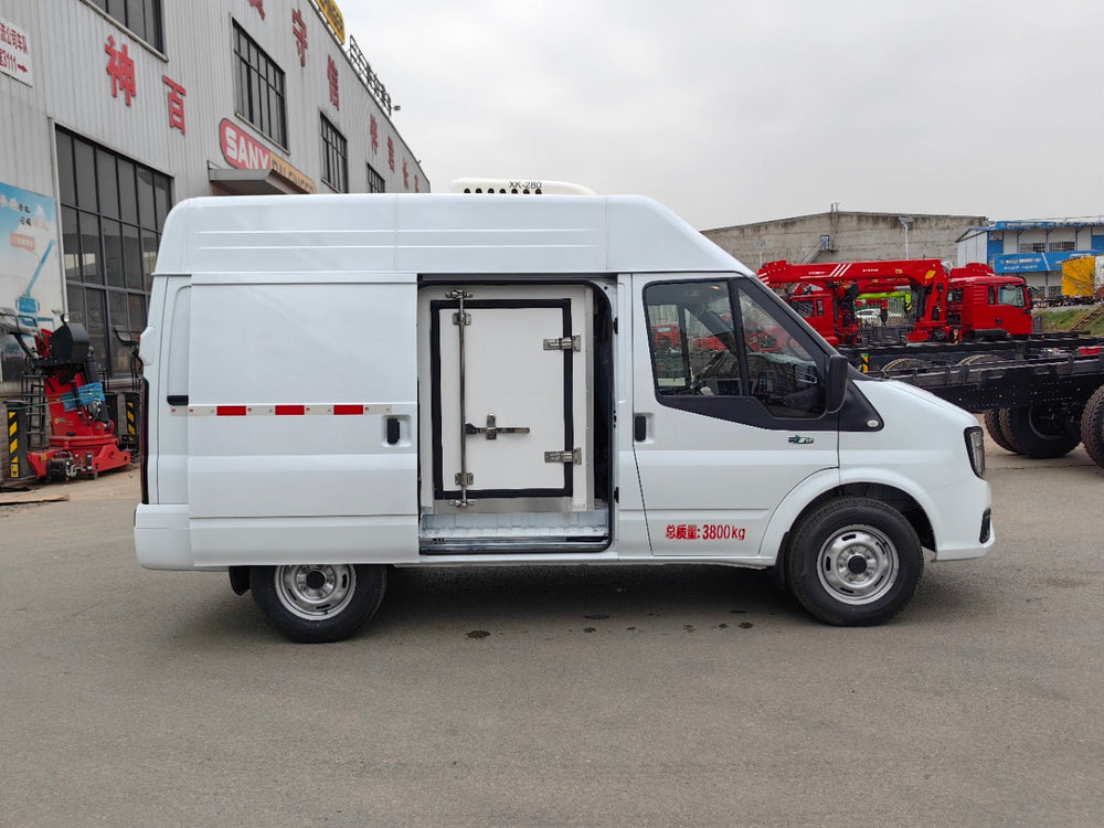 JMC Short-base Mid-high Top Refrigerated Truck For Sale