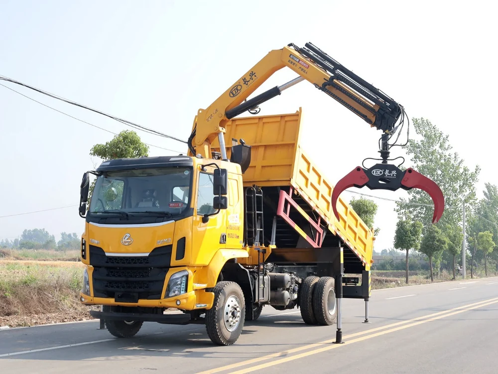 Dongfeng Liuzhou Motor Changxing 12-ton Folding Arm Truck mounted Crane