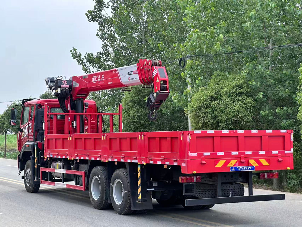 HOWO 14T 5Section Telescopic Boom Crane For Sale