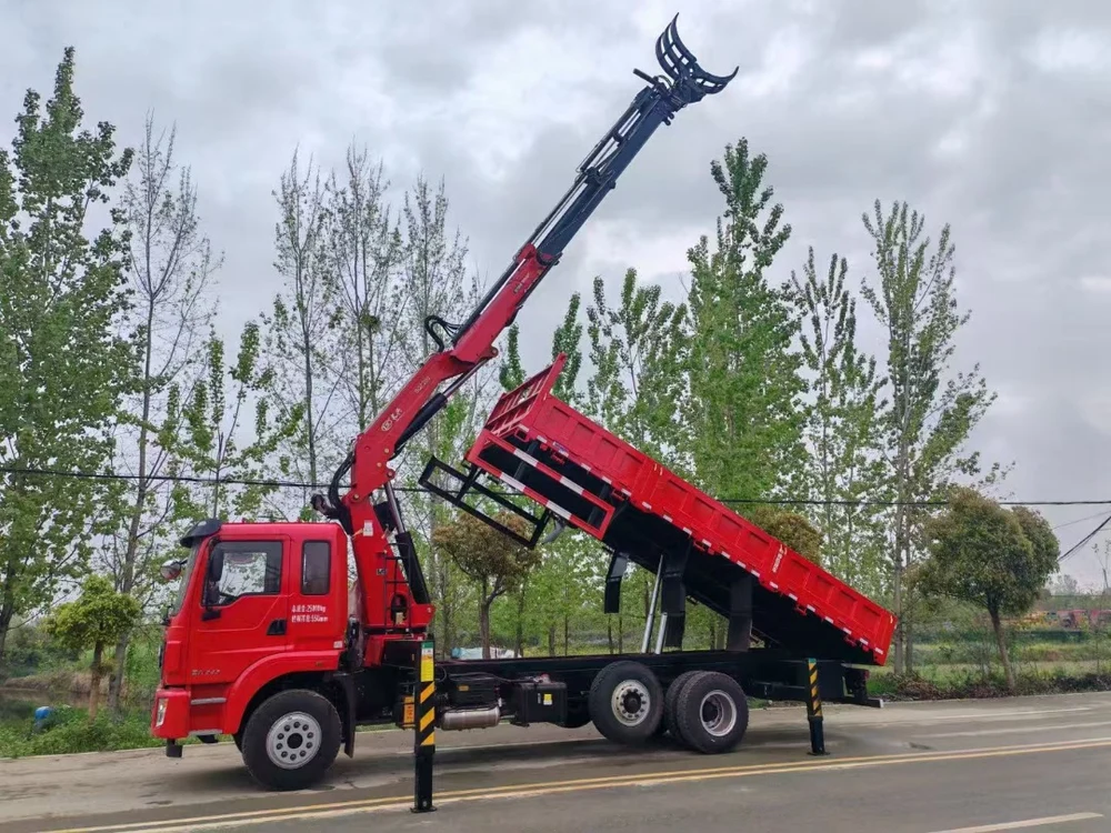 Dongfeng Jincheng × Changxing 8-ton Folding Boom Truck with Log Grapple