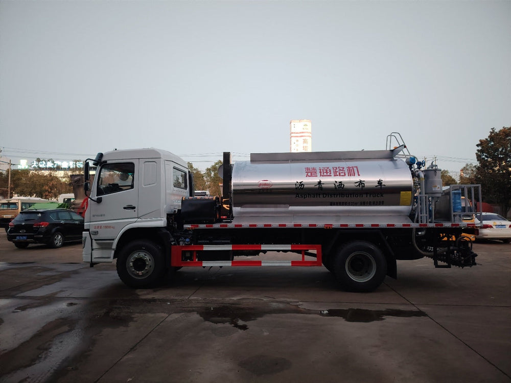 SHACMAN 9.5m³ 240HP Asphalt Distributor Truck For Sale
