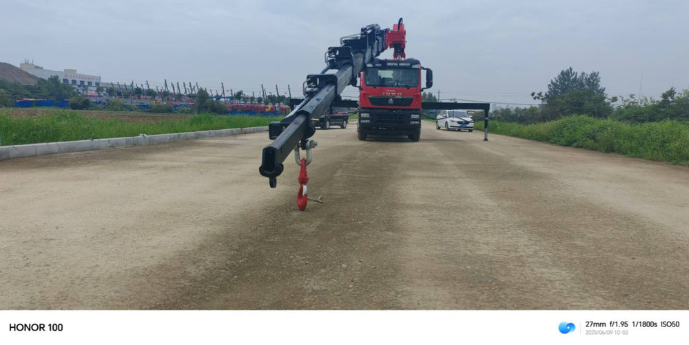 HOWO 350HP 10-40T Knuckle Boom Crane For Sale