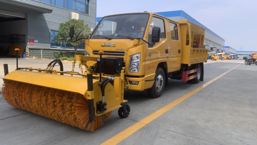 JMC Double-row Snow Removal Truck For Sale