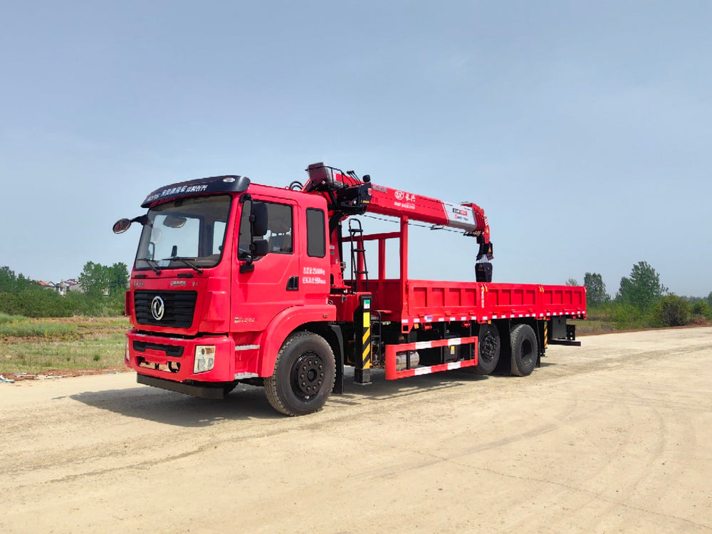 Продается кран-манипулятор DongFeng с телескопической стрелой и подъемной осью.
