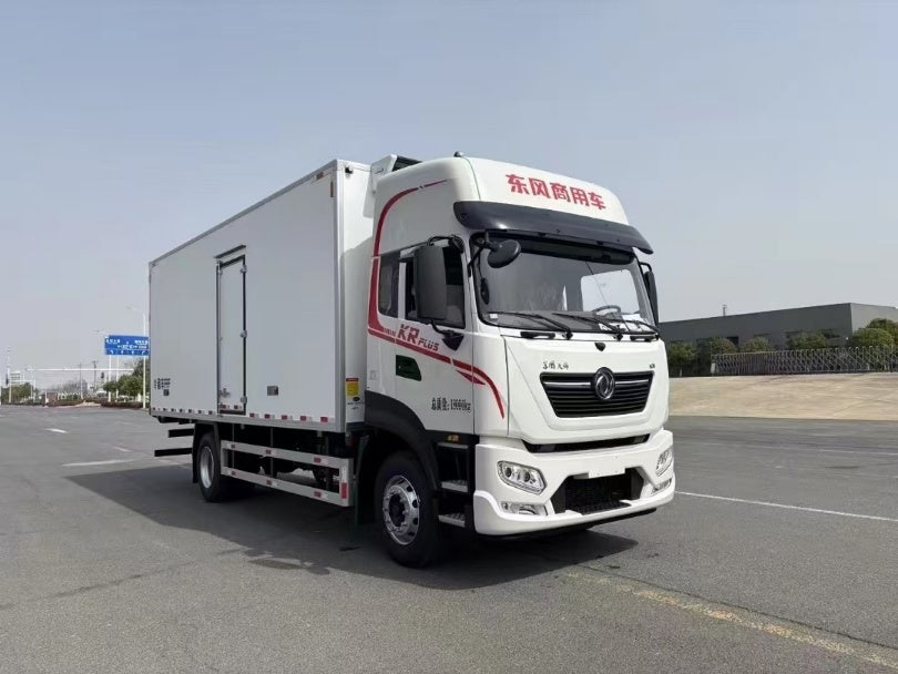 DongFeng 330HP 6.8m Refrigerated Truck For Sale