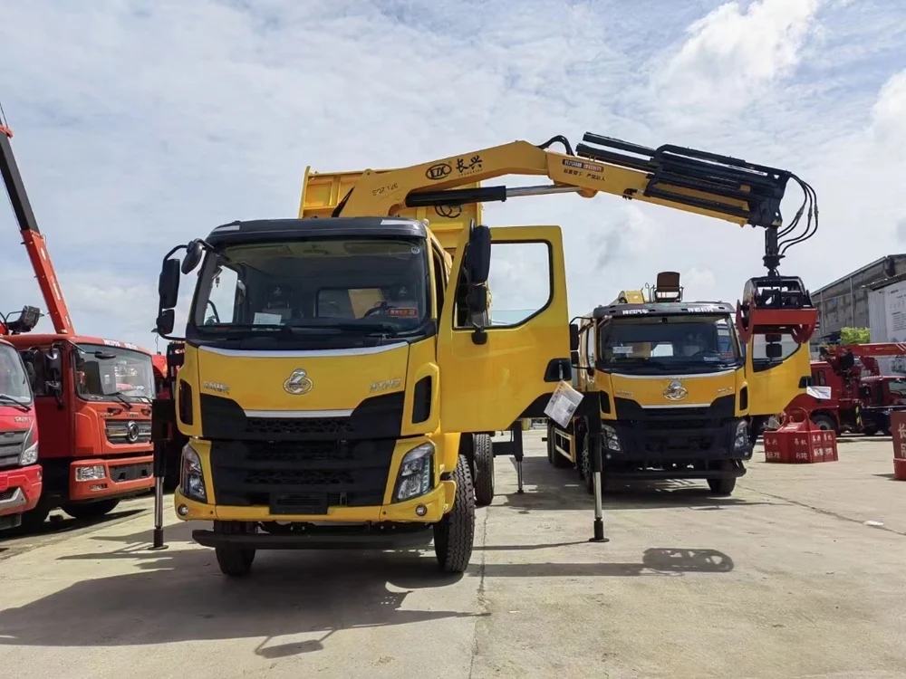 Dongfeng Liuzhou Motor Changxing 12-ton Folding Arm Truck mounted Crane
