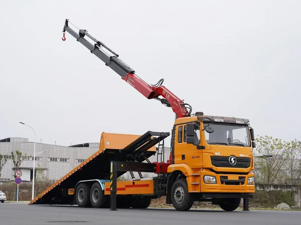 SHACMAN Changxing 12-ton Folding Boom Wrecker Truck with Crane