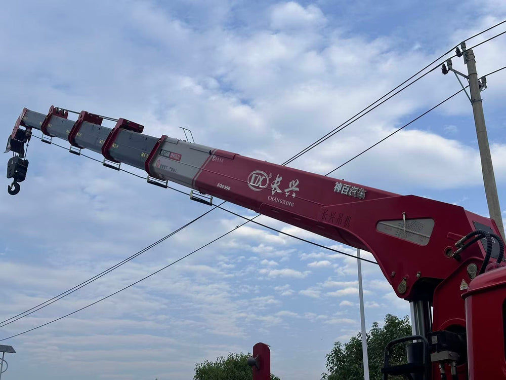 HOWO 14T 5Section Telescopic Boom Crane For Sale