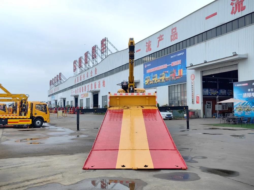 Sitrak 23 Ton Wrecker With Crane