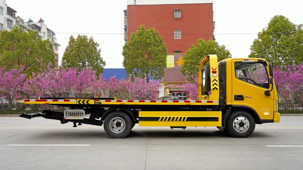 Foton 4×2 Light Boom Wrecker Truck 8 Ton for Road Recovery Service