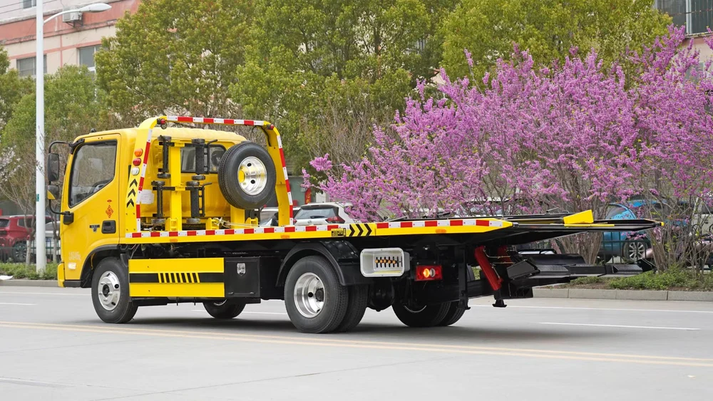 Foton 4×2 Light Boom Wrecker Truck 8 Ton for Road Recovery Service