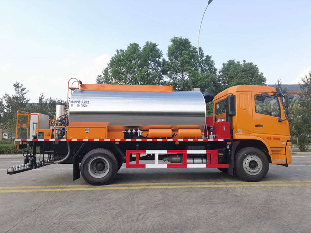 SHACMAN 10T Asphalt Distributor Truck For Sale
