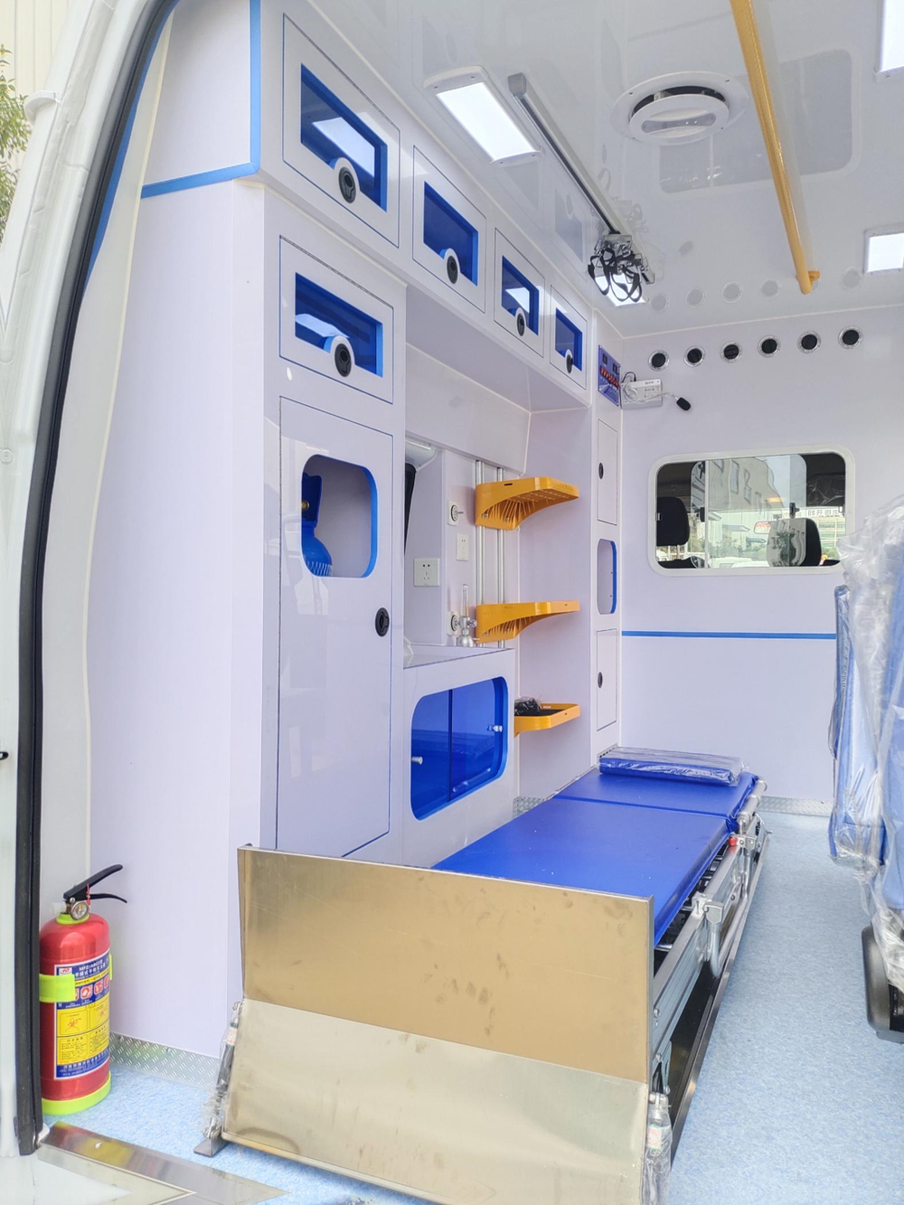 High-spec JMC Shunda Diesel Ambulance For Sale