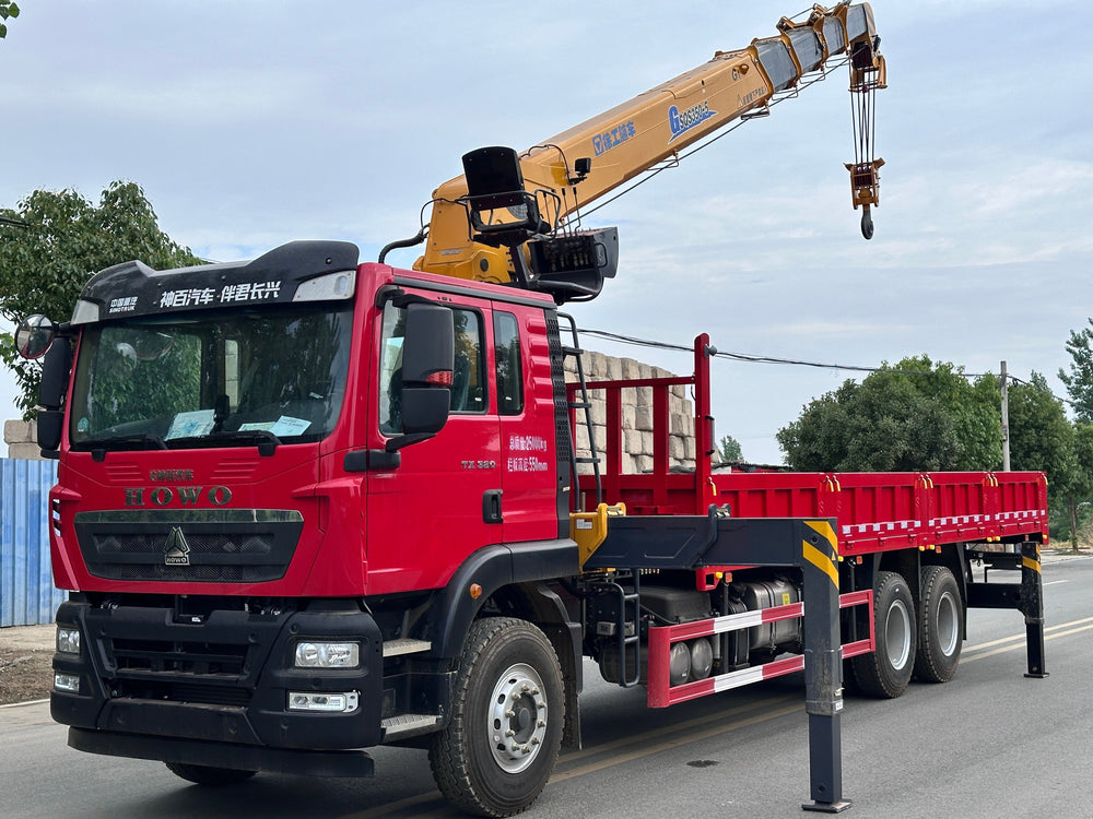 HOWO 6×4 14T Telescopic Boom Crane For Sale