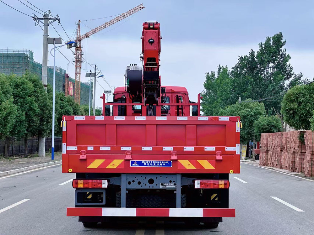 HOWO 8×4 Palfinger16T Telescopic Boom Crane For Sale