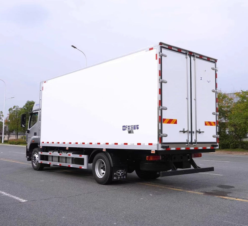 FOTON 6.8m E6 300HP Refrigerated Truck For Sale