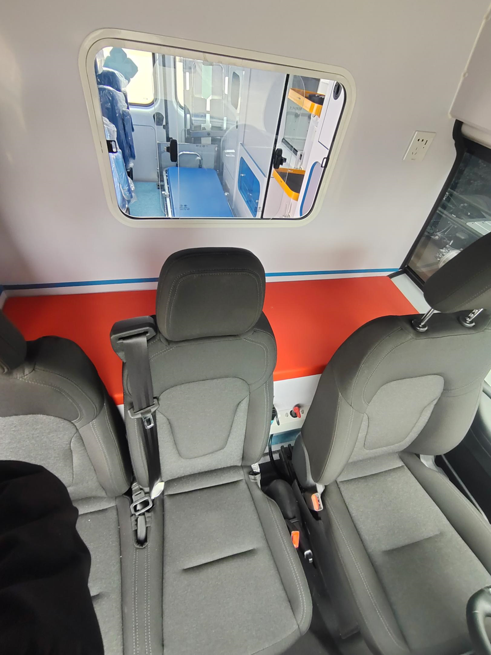 High-spec JMC Shunda Diesel Ambulance For Sale