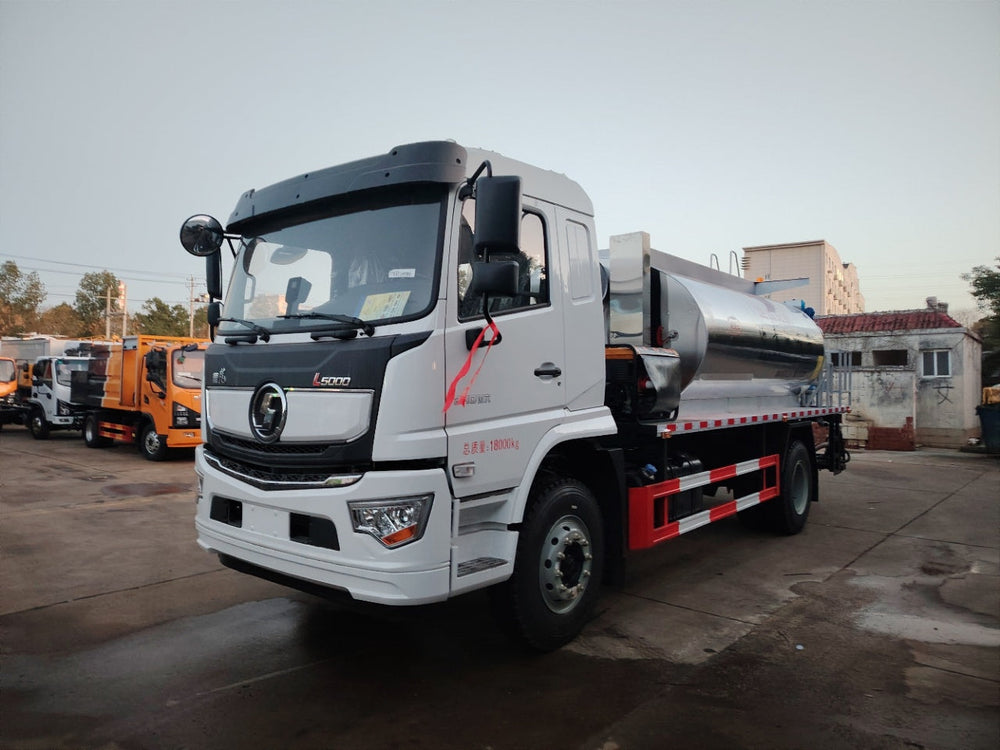 SHACMAN 9.5m³ 240HP Asphalt Distributor Truck For Sale