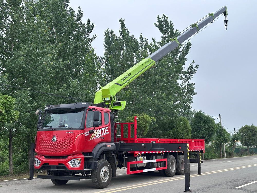 HOWO 6×4 ZOOMLION14T Telescopic Boom Crane For Sale