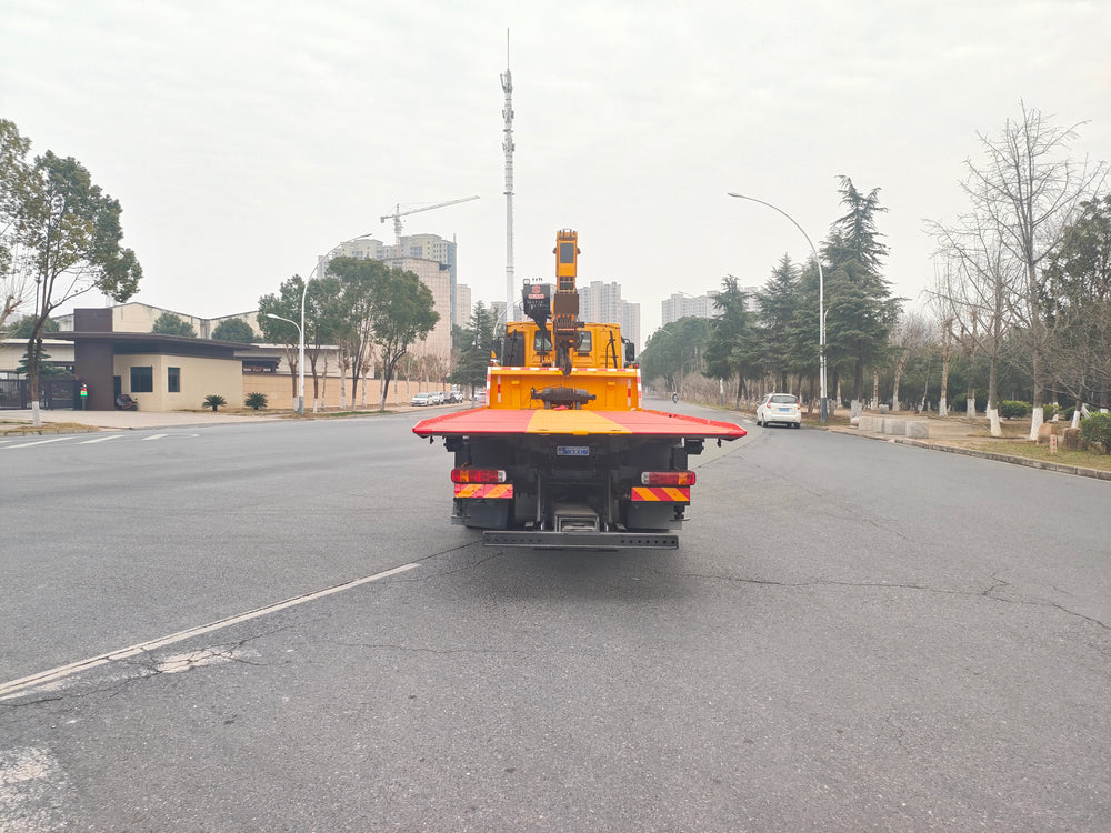 HOWO 10T Wrecker Truck & 8T Crane For Sale